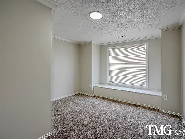 17015 NE 31st Way — Photo 12