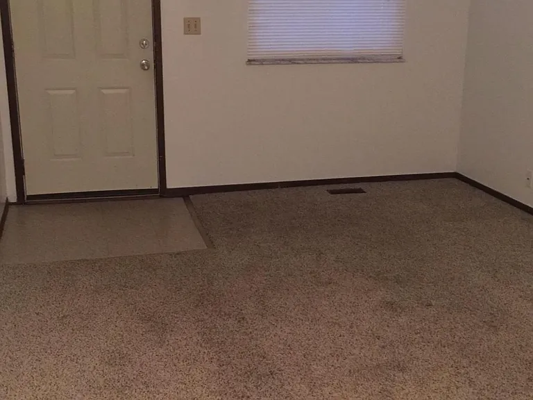 409 Anthony Dr — Photo 5