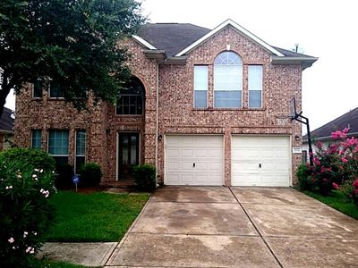 2114 Beacon Light Ln, Fresno, TX, 77545