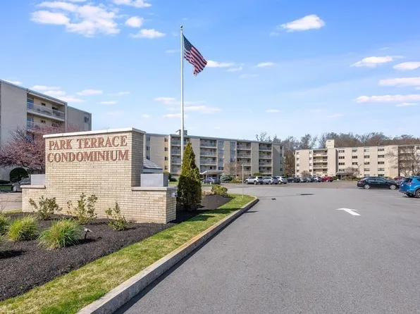 300 Park Terrace Dr APT 302, Stoneham, MA 02180