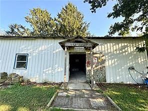 5th image of 1975 Fitzpatrick Hill Rd