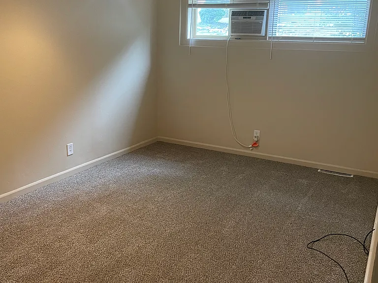 1305 1/2 N 58th St — Photo 10