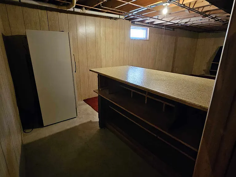 302 Merrill Ave — Photo 49
