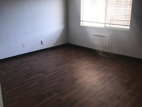 3rd image of 340 N 1st St APT O