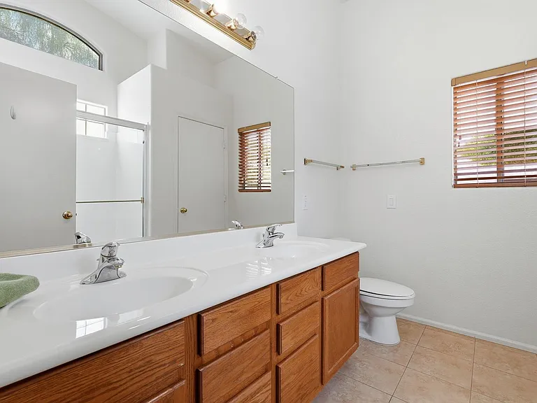 2403 W White Feather Ln — Photo 20