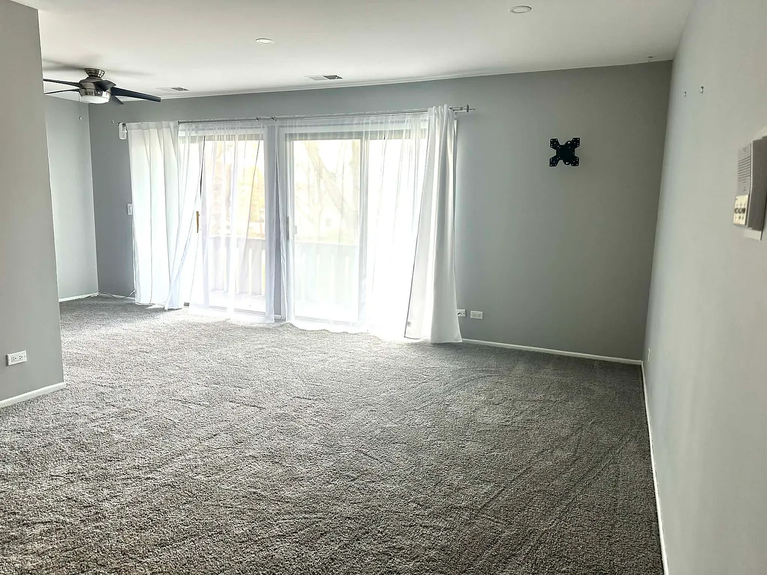 2 bed, 1000 sqft, $1,950 — Photo 3