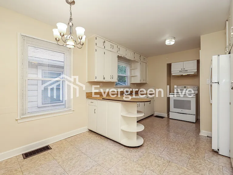 4109 Farnham Ave — Photo 7