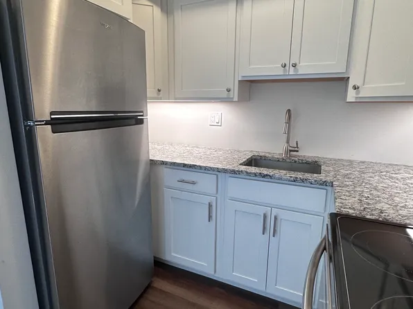 22 Dr Martin Luther King Jr Dr APT B-1, Norwalk, CT 06854
