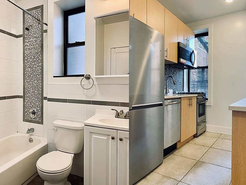 2nd image of 30-60 29th St #5C