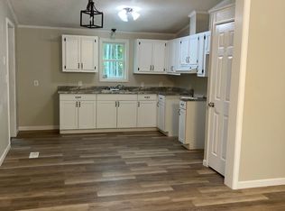 5 Esther Ln, Paris, ME 04271