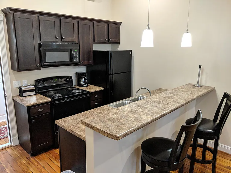 114 E University St #5 — Photo 6