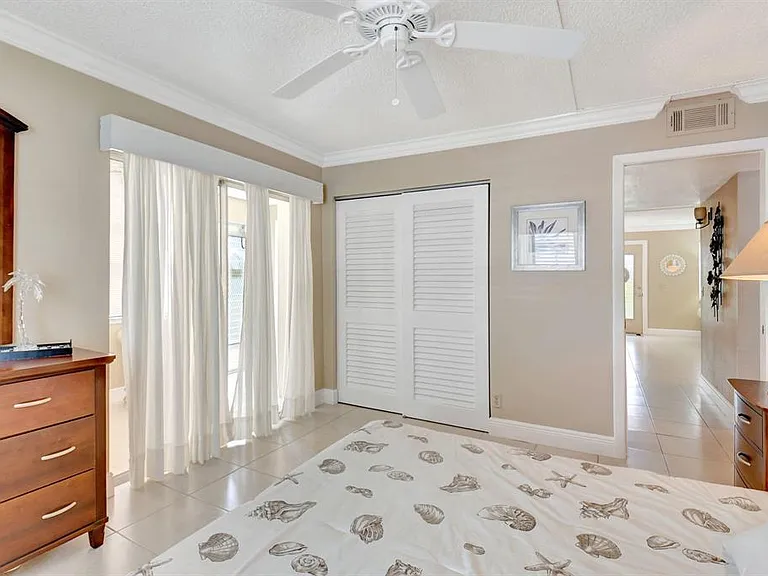 595 Normandy Ln #M — Photo 10