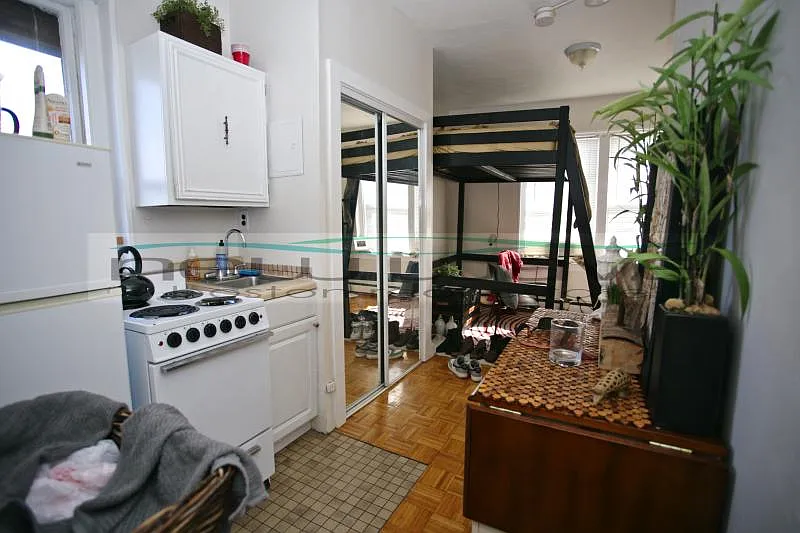 40 Anderson St #17