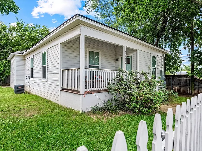 1012 Burnett Ave — Photo 4