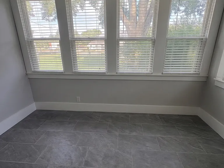 130 S Scott St — Photo 9