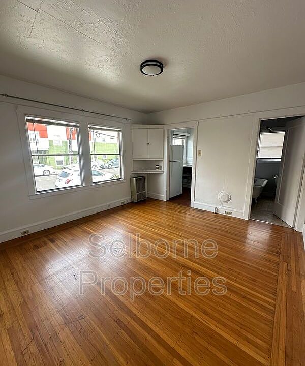 1st image of 1093 Alcatraz Ave APT 4