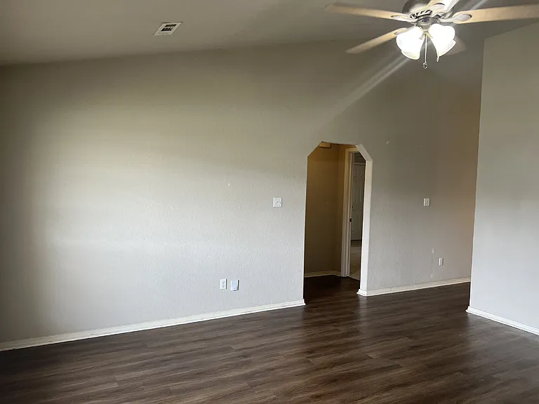 8105 Huntington Way — Photo 4
