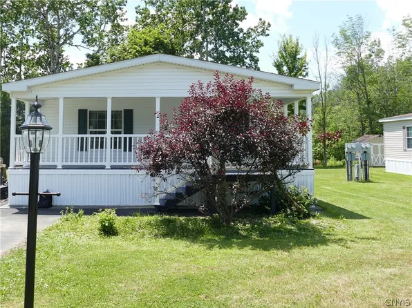 123 Royal Meadows Dr, Clinton, NY 13323