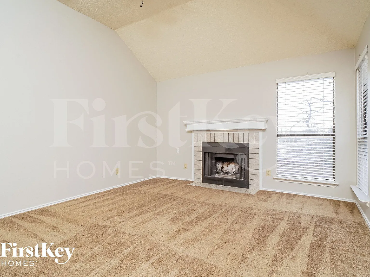 3 bed, 2.0 bath, 1636 sqft, $1,830 — Photo 2