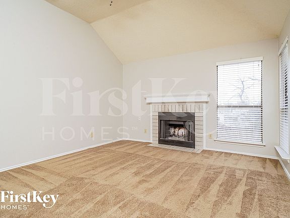 2nd image of 1323 Jasmine Dr