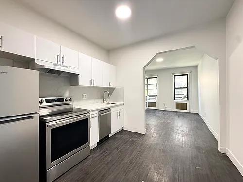 398 3rd Ave #3C Photo 1
