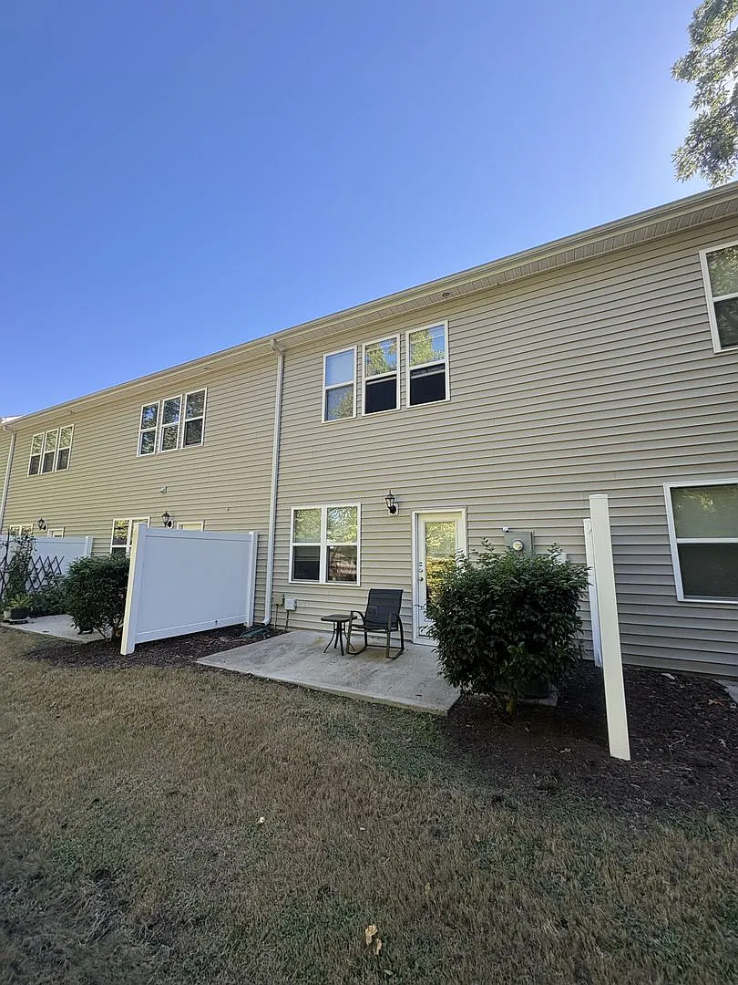 3 Bed, 2 Bath Townhome With Water Front View — Photo 2