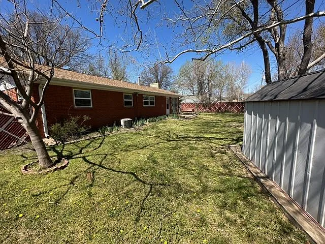 1018 N Denmark Ave — Photo 6