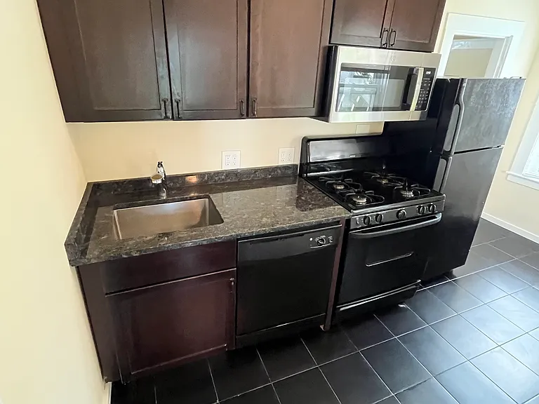 31 Wilson St #1 — Photo 4