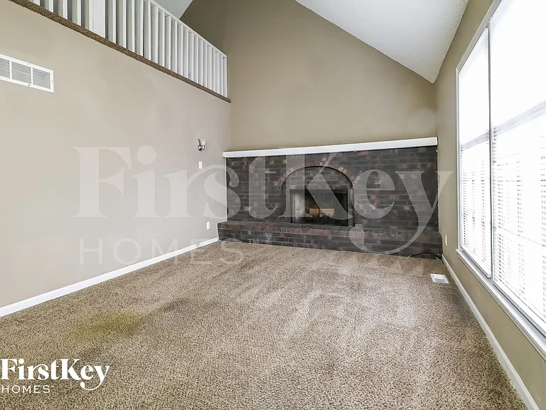 7714 NW 69th Ter — Photo 4