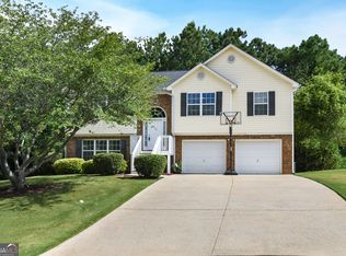 851 Walkingstick Dr, Douglasville, GA