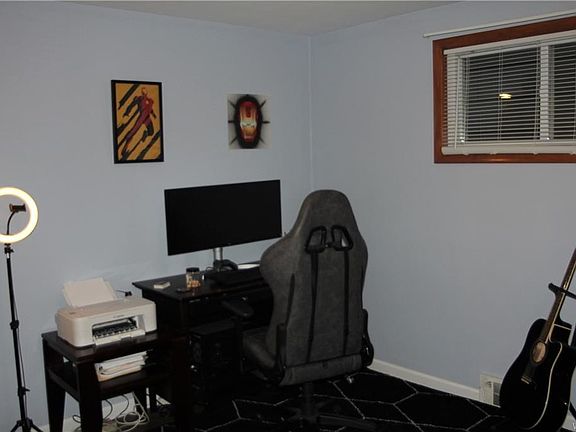4th image of 80 Nadon Pl