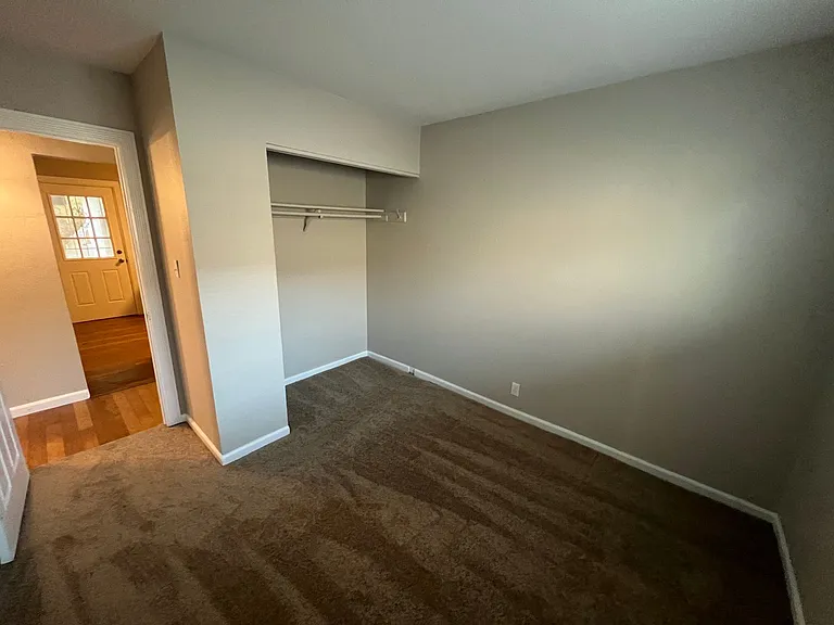 2301 E Brooks Ave — Photo 15