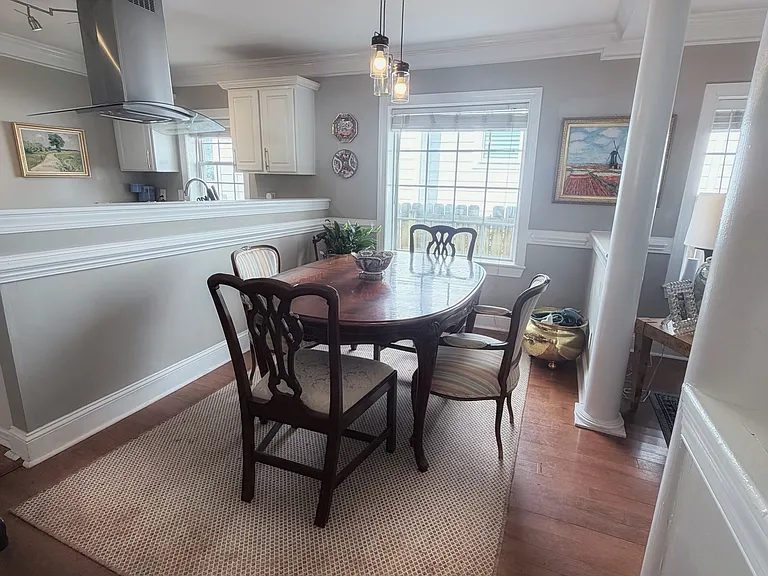 402 Pershing Rd — Photo 9