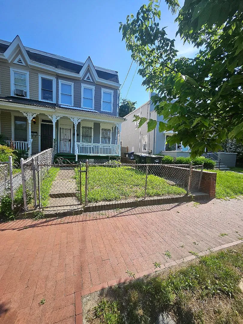 4 bed, 1408 sqft, $4,500 — Photo 3