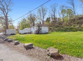 19 Dunham Rd, West Milford Twp., NJ 07421