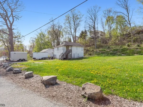 19 Dunham Rd, West Milford Twp., NJ 07421