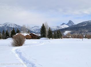 2200 Falcon Creek Dr, Driggs, ID 83422