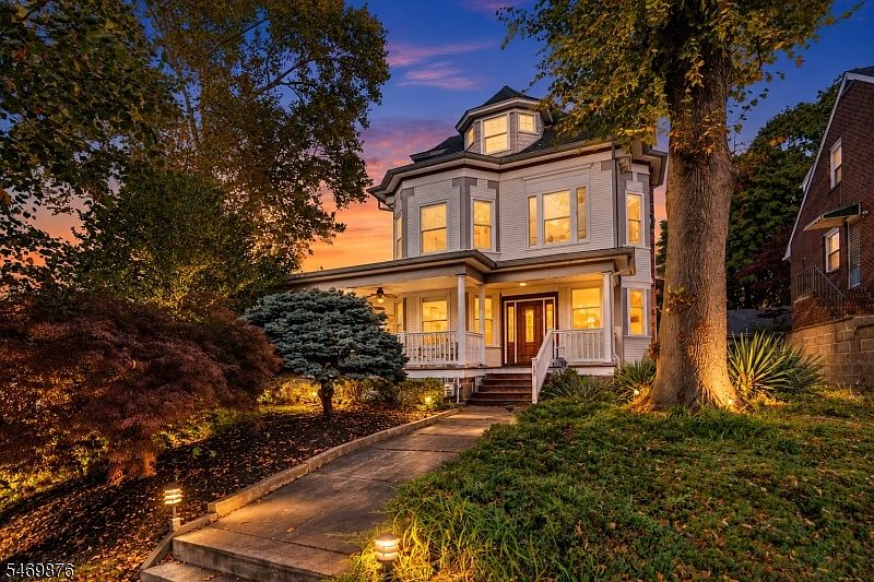 1st image of 941 Edgewater Ave