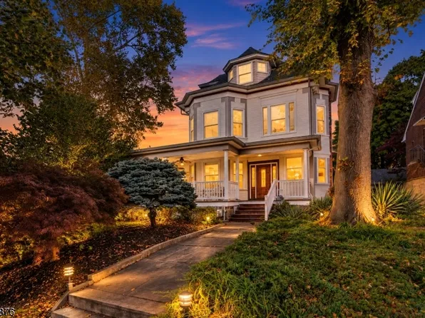 941 Edgewater Ave, Ridgefield Boro, NJ 07657