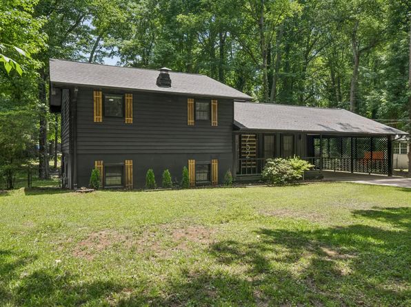 752 Maple Dr