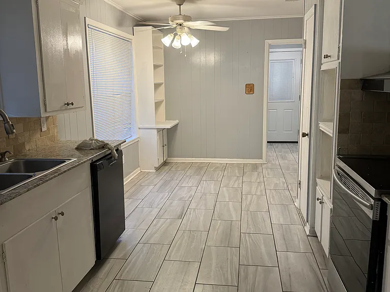 7213 University Dr — Photo 16