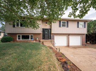 661 Briarcliff Rd, Salina, KS 67401