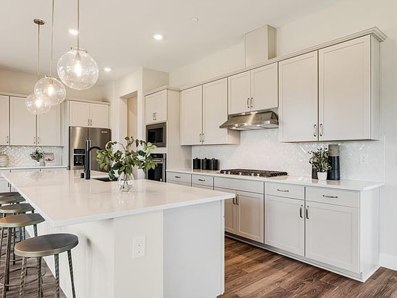 Large Kitchen with Island