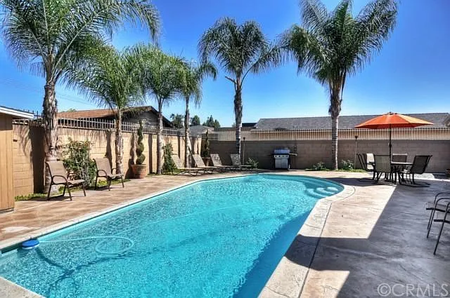331 E Bluebell Pl — Photo 28