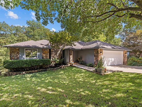2nd image of 17 Dolphin Ln
