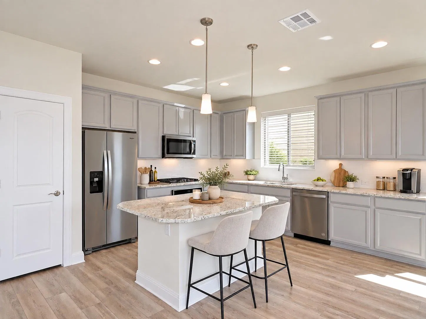 3 bed, 2.5 bath, 1846 sqft, $2,300 — Photo 2