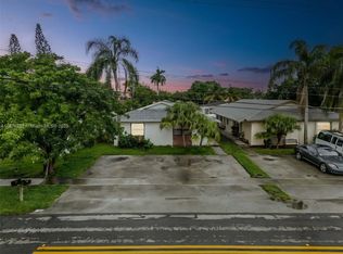 19 SE 4th Ter #1-2, Dania, FL 33004