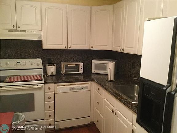 3rd image of 6345 Bay Club Dr