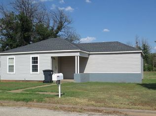 304 N Arkansas St, Seymour, TX 76380