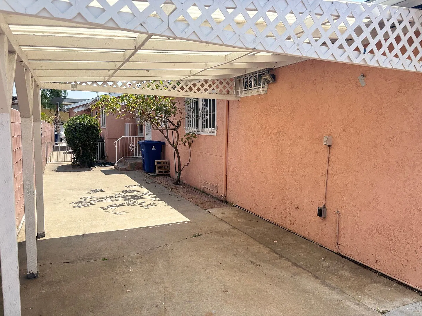 2 bedrooms 2 full bathrooms + attached studio in Chula Vista — Photo 4